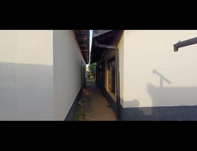 2 BEDROOM HOUSE FOR SALE IN BEVERLEY HILLS